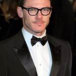 Luke Evans Biceps Size Height Weight Body Measurements